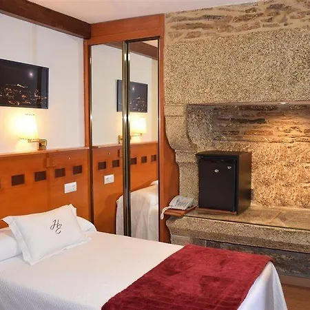 Entrecercas Hotel 2*