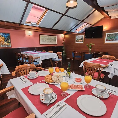 Entrecercas Hotel