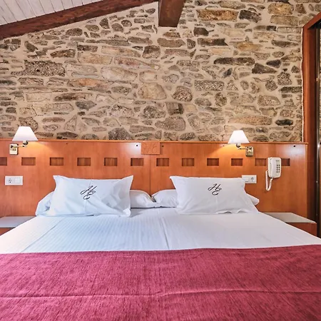 Hotel Entrecercas 2*