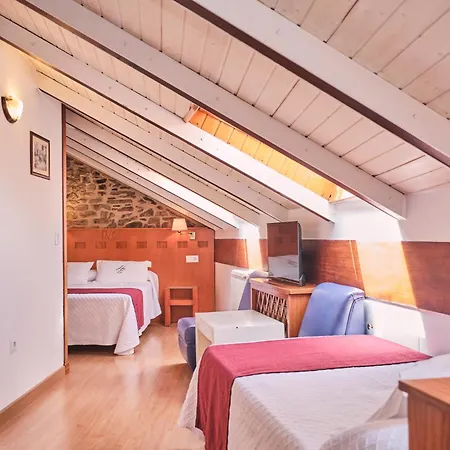 Entrecercas Hotel 2*