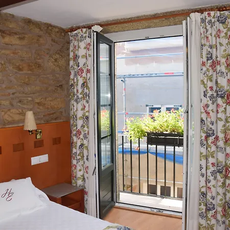 Entrecercas Ξενοδοχείο 2*