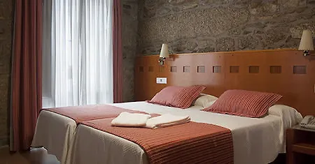 Hotel Entrecercas 2*