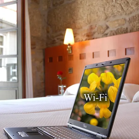 Entrecercas Hotel 2*