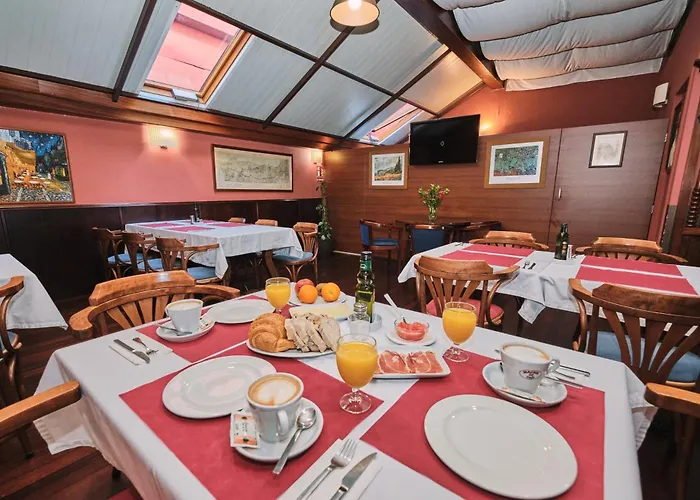 Entrecercas Hotel 2*