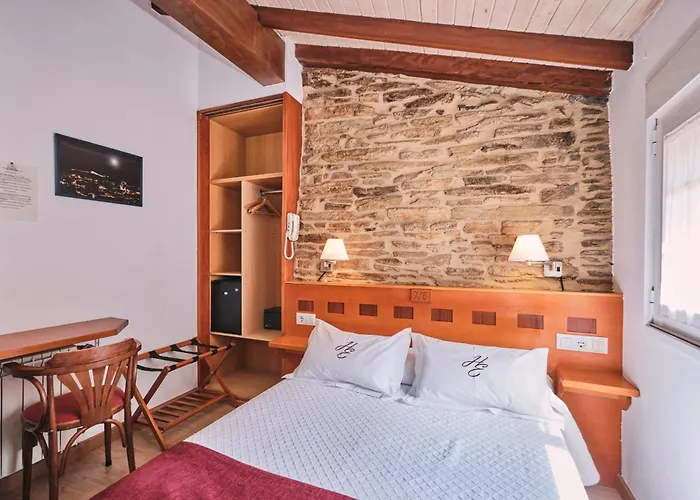 Hotel Entrecercas 2*