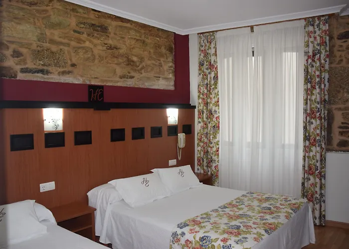 Hotel Entrecercas 2*