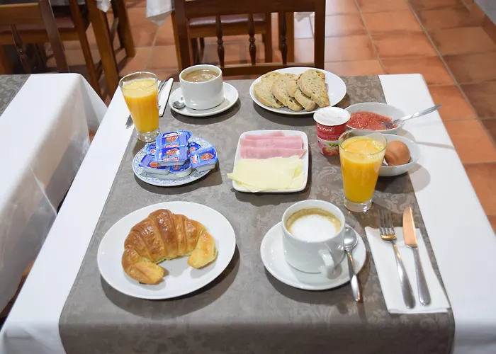 Отель Entrecercas Сантьяго-де-Компостела