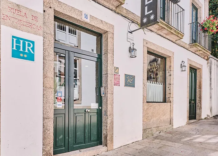 Отель Entrecercas 2*