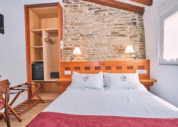 Hotel Entrecercas 2*